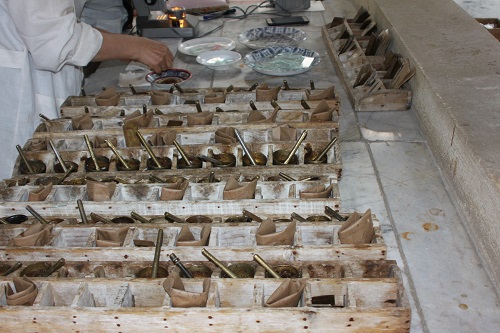 انجام آزمایشات تعیین سلامت پروانه در کارگاه مرکزی تخم نوغان شرکت سفیدرود