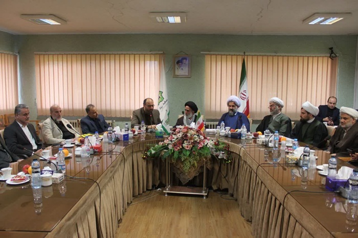 بازدید نماینده ولی فقیه در وزارت جهاد کشاورزی از ظرفیت‌های تولیدی شرکت سفیدرود 